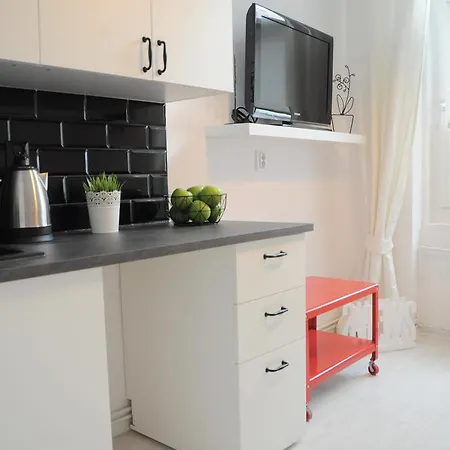 Kostka Apartament Apartment *